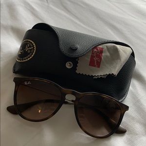 Got a new pair of sunnies!!